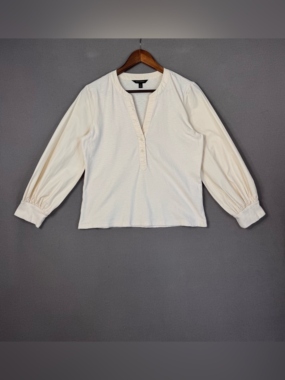Banana Republic Cream 3/4 Puff Sleeve Henley Top, Stone Washed, Size M